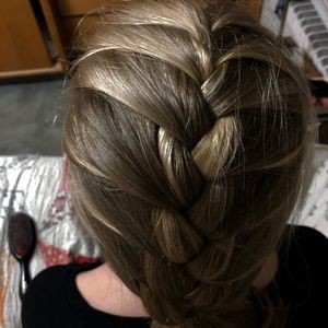 Meet your Posher, Ella